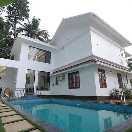 Tatvaura Resort Wayanad Padinjarathara Exterior photo